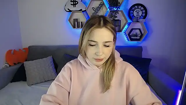 SabrinViolet online show from 12/18/24, 12:18