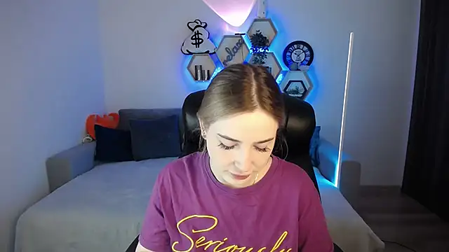 SabrinViolet online show from 12/22/24, 09:11