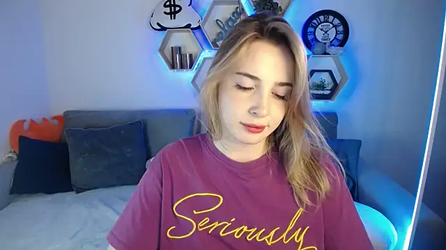 SabrinViolet online show from 12/22/24, 12:16