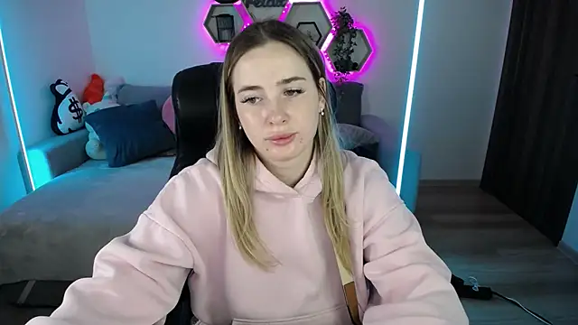 SabrinViolet online show from 10/18/25, 08:04