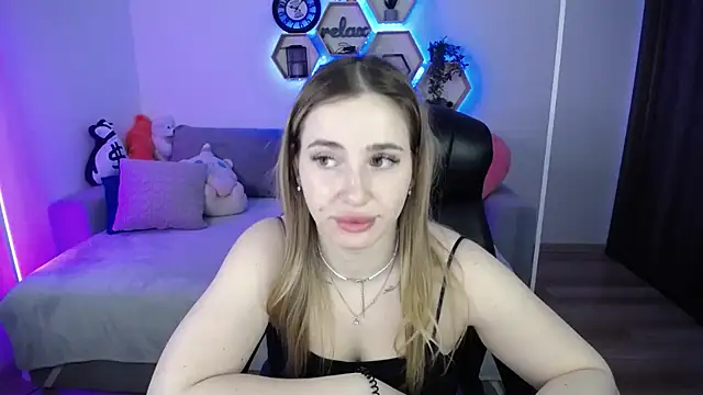 Snapshot of SabrinViolet chatting on 03/23/26, 09:13 SabrinViolet online show from 03/23/26, 09:13