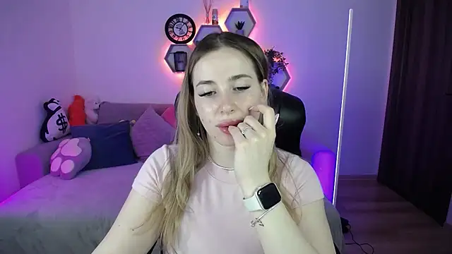 Snapshot of SabrinViolet chatting on 03/31/26, 08:04 SabrinViolet online show from 03/31/26, 08:04
