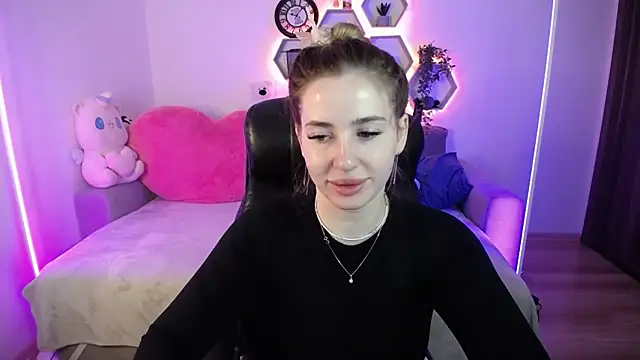 Snapshot of SabrinViolet chatting on 04/03/26, 08:12 SabrinViolet online show from 04/03/26, 08:12