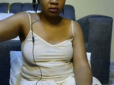 Snapshot of Sexy_Kezzy chatting on 11/26/25, 10:38 Sexy Kezzy online show from 11/26/25, 10:38