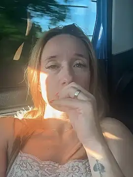 AnneHove online show from 07/18/26, 04:11