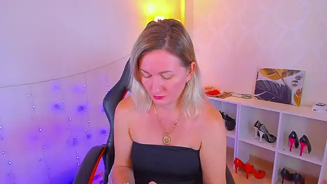 AriFleow online show from 09/23/25, 11:46