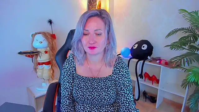 AriFleow online show from 10/10/25, 11:53