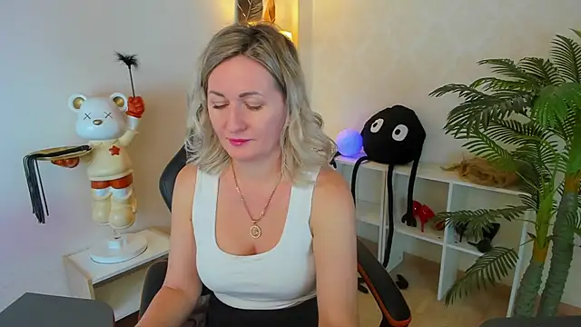 AriFleow online show from 10/21/25, 11:33