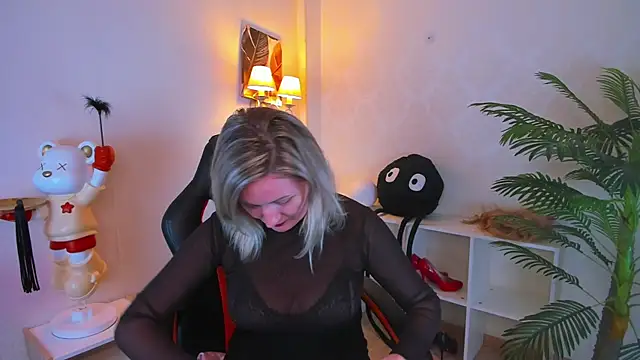 AriFleow online show from 10/24/25, 11:50