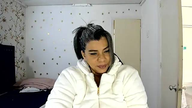 vikyadams online show from 06/13/26, 01:42