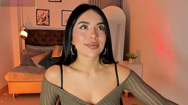 Snapshot of Luna__Ponce chatting on 10/15/25, 03:23 Luna  Ponce online show from 10/15/25, 03:23