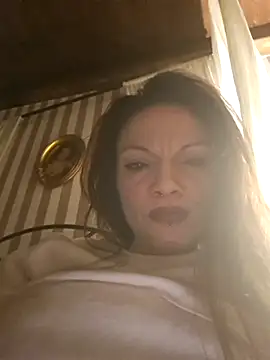 Snapshot of vampvanna23 chatting on 02/06/26, 02:05 vampvanna23 online show from 02/06/26, 02:05