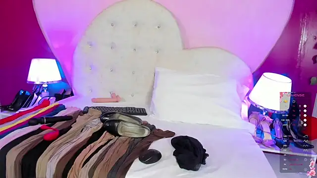 Sara Gomez online show from 12/31/24, 02:03