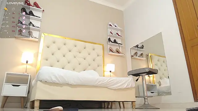 Sara Gomez online show from 10/30/25, 03:52