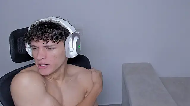 laurent nova online show from 09/17/25, 06:31