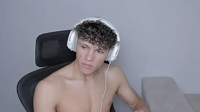 laurent nova online show from 09/22/25, 07:49