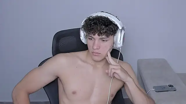 Snapshot of laurent_nova chatting on 10/02/25, 09:44 laurent nova online show from 10/02/25, 09:44