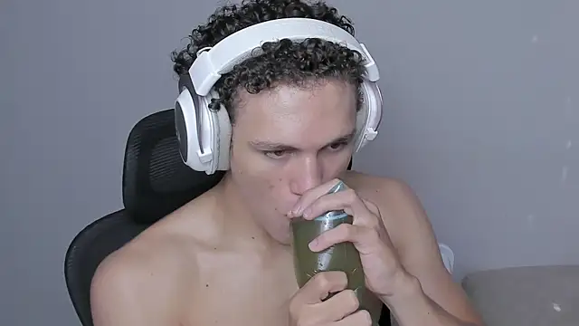 laurent nova online show from 10/23/25, 07:12