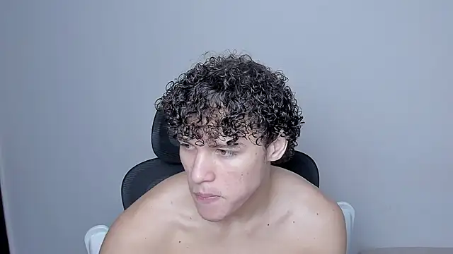 Snapshot of laurent_nova chatting on 11/11/25, 05:40 laurent nova online show from 11/11/25, 05:40