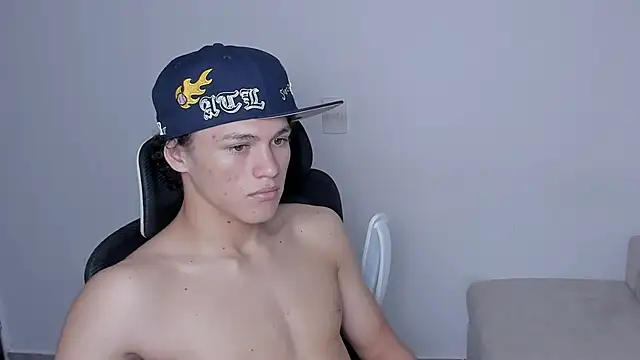 Snapshot of laurent_nova chatting on 11/28/25, 06:21 laurent nova online show from 11/28/25, 06:21