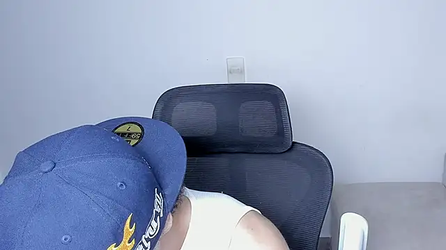 Snapshot of laurent_nova chatting on 12/03/25, 08:07 laurent nova online show from 12/03/25, 08:07