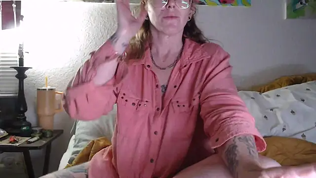 Snapshot of Babz0ntheR0x chatting on 01/24/25, 07:41 Babz0ntheR0x online show from 01/24/25, 07:41