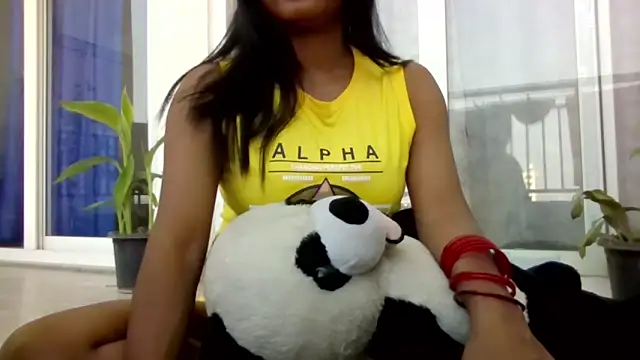 Snapshot of Queenhimanshi chatting on 10/17/25, 07:44 Queenhimanshi online show from 10/17/25, 07:44