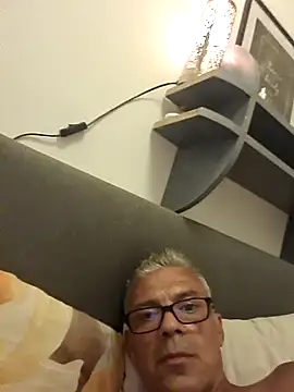 Snapshot of Picolo4111 chatting on 09/14/25, 05:56 Picolo4111 online show from 09/14/25, 05:56