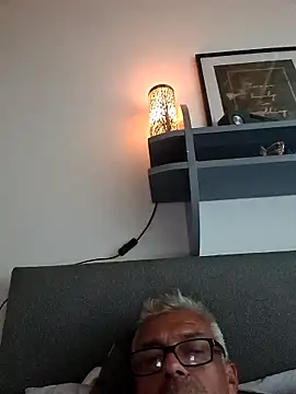 Snapshot of Picolo4111 chatting on 09/25/25, 12:09 Picolo4111 online show from 09/25/25, 12:09