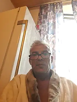 Snapshot of Picolo4111 chatting on 09/28/25, 06:30 Picolo4111 online show from 09/28/25, 06:30