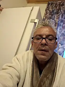 Snapshot of Picolo4111 chatting on 10/05/25, 05:39 Picolo4111 online show from 10/05/25, 05:39