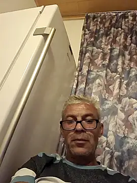 Snapshot of Picolo4111 chatting on 10/08/25, 06:05 Picolo4111 online show from 10/08/25, 06:05