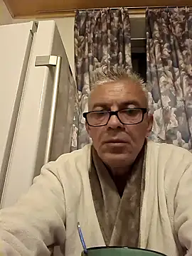 Snapshot of Picolo4111 chatting on 10/12/25, 03:38 Picolo4111 online show from 10/12/25, 03:38