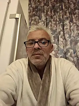 Snapshot of Picolo4111 chatting on 10/18/25, 06:30 Picolo4111 online show from 10/18/25, 06:30