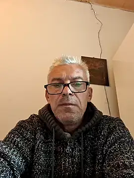 Snapshot of Picolo4111 chatting on 10/19/25, 07:09 Picolo4111 online show from 10/19/25, 07:09