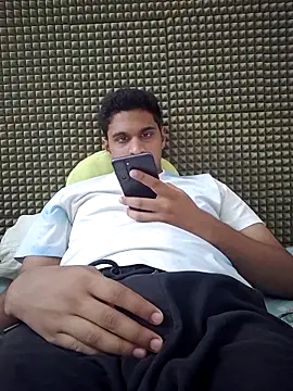 Snapshot of mykecockslong chatting on 10/30/25, 09:11 mykecockslong online show from 10/30/25, 09:11