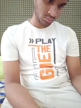 Snapshot of mykecockslong chatting on 11/15/25, 09:39 mykecockslong online show from 11/15/25, 09:39