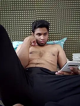 Snapshot of mykecockslong chatting on 11/18/25, 10:20 mykecockslong online show from 11/18/25, 10:20