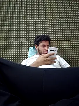 Snapshot of mykecockslong chatting on 11/29/25, 11:02 mykecockslong online show from 11/29/25, 11:02