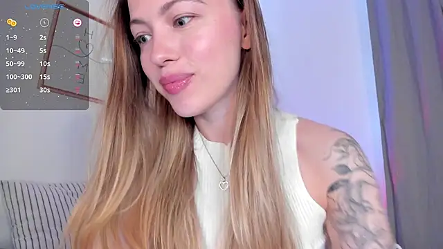 Snapshot of damn_cutie chatting on 06/04/26, 01:28 damn cutie online show from 06/04/26, 01:28
