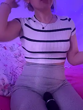 Holly-Glamour online show from 12/17/25, 03:01