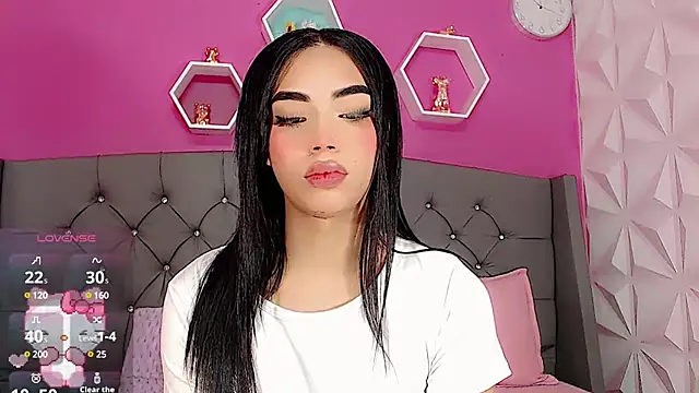 Snapshot of Sofi_hdz chatting on 03/23/25, 02:04 Sofi hdz online show from 03/23/25, 02:04
