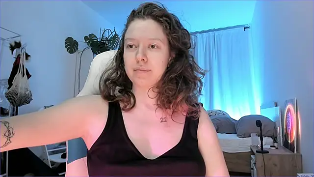 Viktoria Oliverr online show from 11/25/25, 06:46