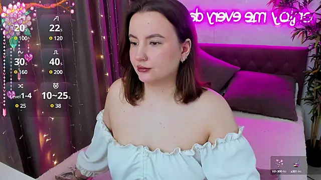 Snapshot of FeralPeach chatting on 03/21/25, 06:05 FeralPeach online show from 03/21/25, 06:05