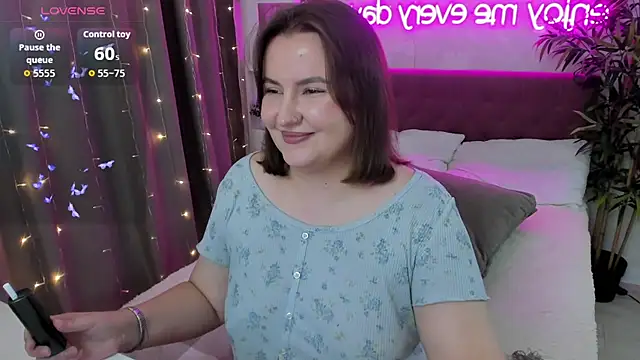 FeralPeach online show from 10/01/25, 04:51