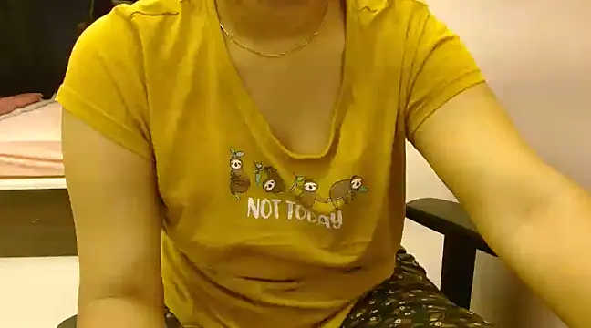 Snapshot of priya__81 chatting on 01/29/25, 05:24 priya 81 online show from 01/29/25, 05:24