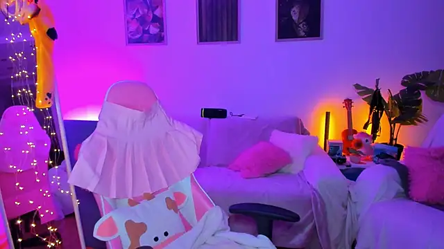 Alyssa Smitt online show from 10/21/25, 06:52