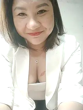 Snapshot of Rose_DiDi chatting on 02/17/25, 05:14 Rose DiDi online show from 02/17/25, 05:14