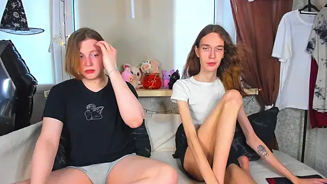 Snapshot of Calvin_and_Kevin chatting on 10/18/25, 05:54 Calvin and Kevin online show from 10/18/25, 05:54