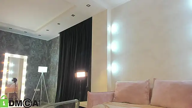 Ruth Oliver online show from 10/19/25, 12:44